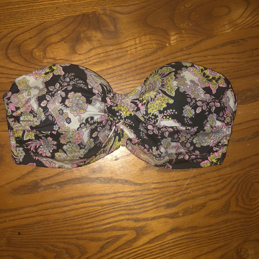 🌟2/$15 Paisley strapless bathing suit top